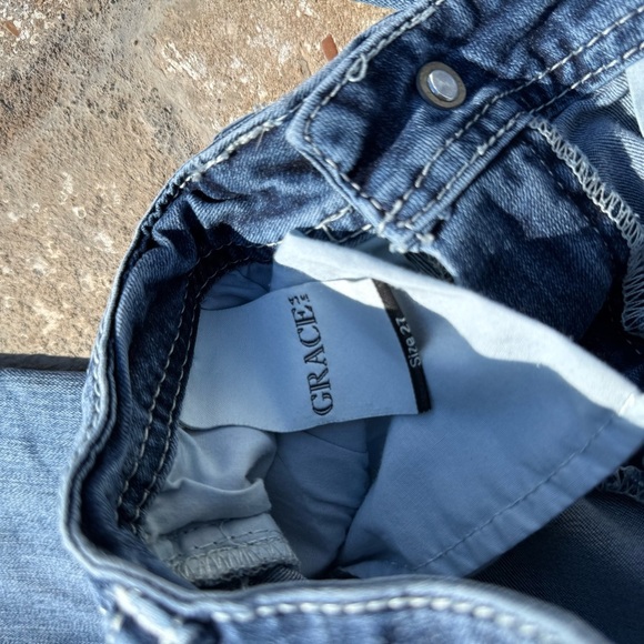 Boho Embroidered Blue Jeans - Picture 5 of 5